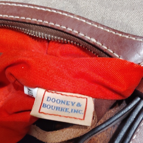 Dooney & Bourke Purse Heart Logo - Picture 13 of 16